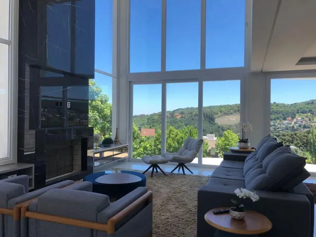 Imagem: Casa 4 Ou Dorm. Em Condomínio - Bairro