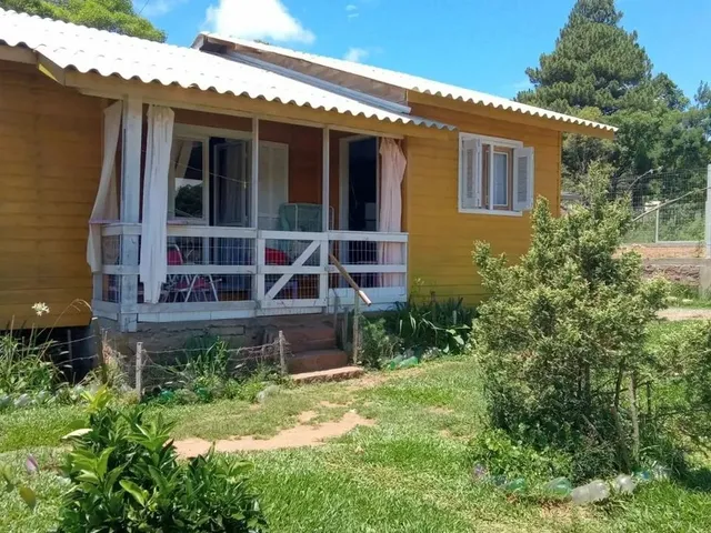 Imagem: Casa em Rua 12 de Outubro - Vale dos Pinheiros