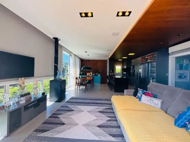 Imagem: Casa com 4 Dormitórios À Venda, 220 M²