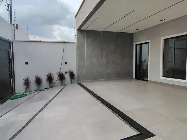 Imagem 2: Venda Belíssima Casa em Via Pública no Parque Dez de Novembro R$1.110.000,00