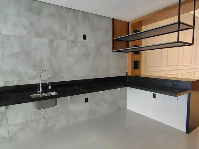 Imagem 10: Venda Belíssima Casa em Via Pública no Parque Dez de Novembro R$1.110.000,00