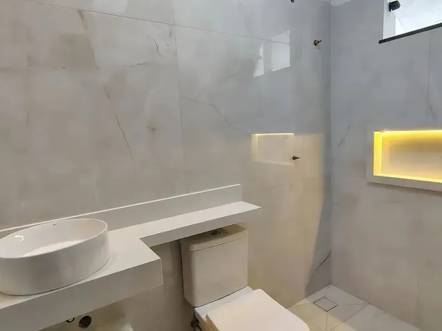 Imagem 6: Venda Belíssima Casa em Via Pública no Parque Dez de Novembro R$1.110.000,00
