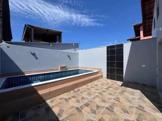 Imagem: A casa possui 3 Dormitórios, 1 Suíte, 3 Banheiros, 3