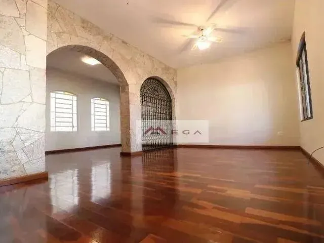Imagem: Casa com 3 Dormitórios À Venda, 250 M²