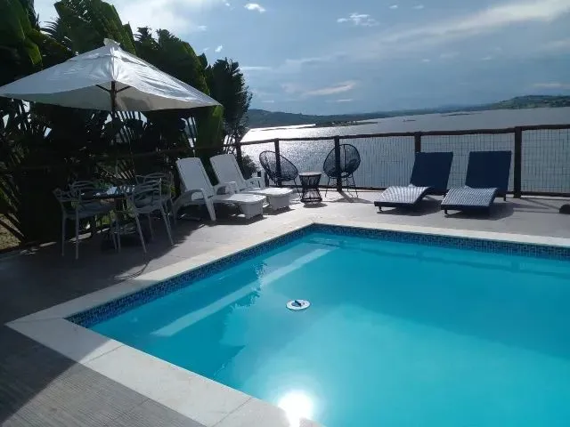 Imagem: Casa de Campo À Beira do Lago em São Gonçalo