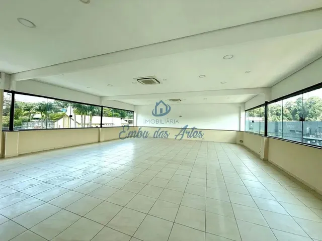 Imagem: O depósito possui 4 Banheiros, 250m² de Área e está