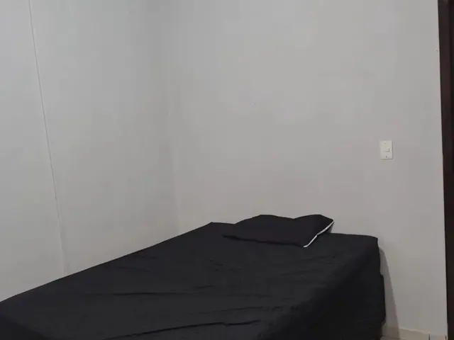 Imagem 1: Alugo Quarto Quarto com aluguel por R$1.200 /mês