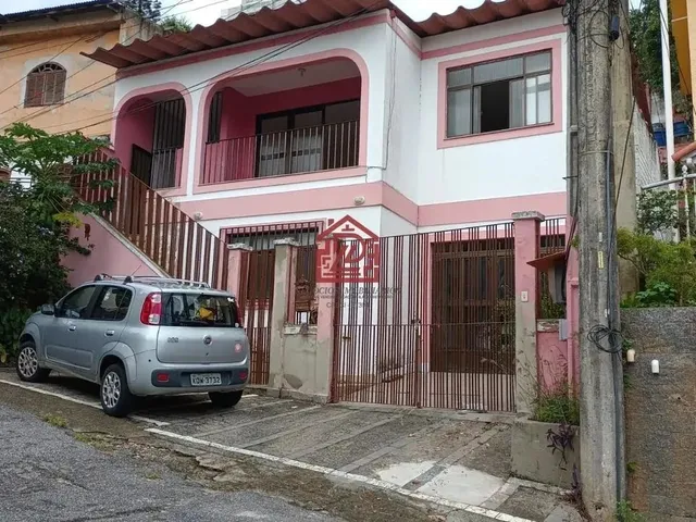 Imagem 1: Casa À Venda no Centro de Macaé: 4 Quartos, 256M², R$830Mil