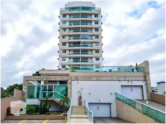 Imagem: O apartamento possui 3 Dormitórios, 1 Suíte, 4 Banheiros,