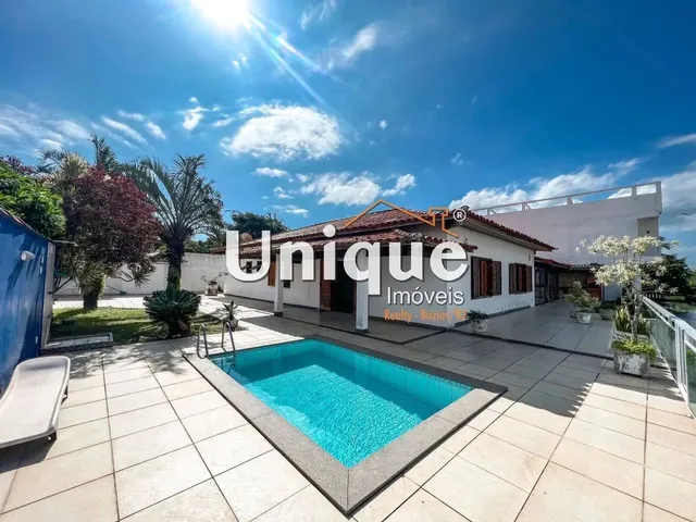Imagem: Casa com 4 Suítes na Ogiva, À Venda por