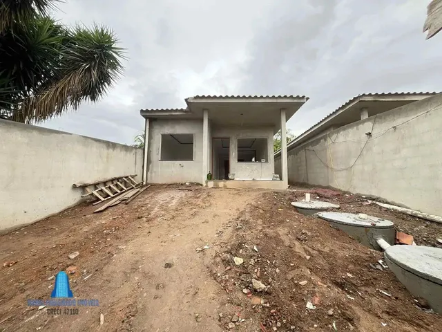 Imagem: A casa possui 3 Dormitórios, 1 Suíte, 2 Banheiros, 110m²