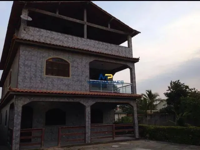 Imagem: Casa com 4 Dormitórios À Venda por R$