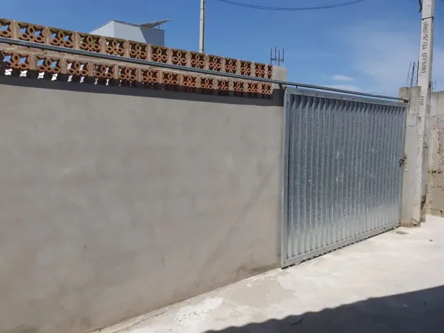 Imagem: A casa possui 2 Dormitórios, 1 Suíte, 2 Banheiros, 1 Vaga