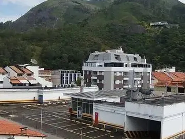 Imagem 11: Cobertura para Venda em Nova Friburgo, Centro, 4 Dormitórios, 1 Suíte, 4 Banheiros, 2