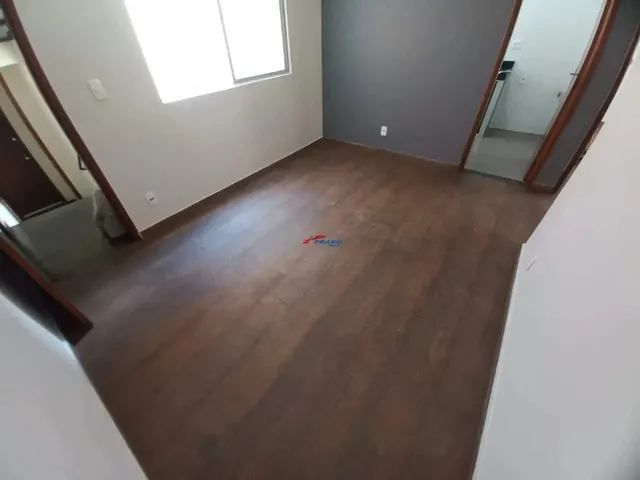 Imagem 10: Apartamento Reformado 2 Quartos (1 Suíte) e Vaga Coberta