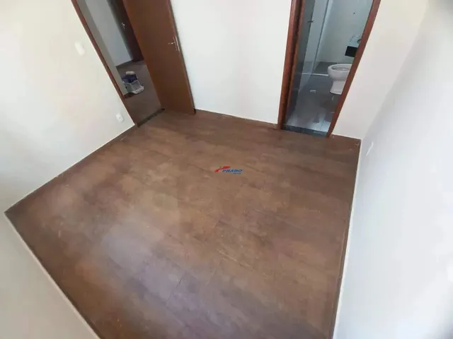 Imagem 8: Apartamento Reformado 2 Quartos (1 Suíte) e Vaga Coberta