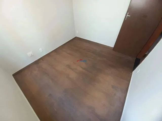 Imagem 12: Apartamento Reformado 2 Quartos (1 Suíte) e Vaga Coberta