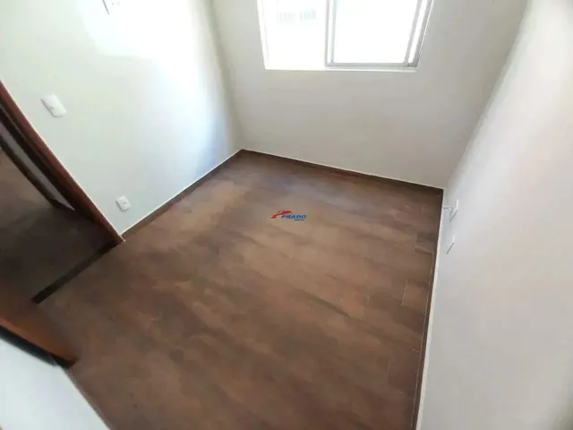 Imagem 11: Apartamento Reformado 2 Quartos (1 Suíte) e Vaga Coberta