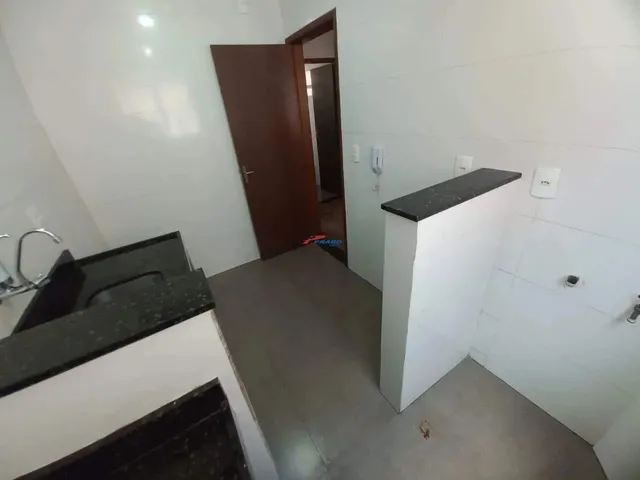 Imagem 9: Apartamento Reformado 2 Quartos (1 Suíte) e Vaga Coberta