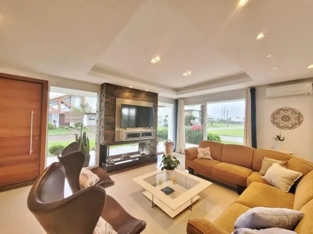 Imagem 3: Casa em Condomínio À Venda em Atlântida Sul, Osório - Mobiliada e com Hidromassagem
