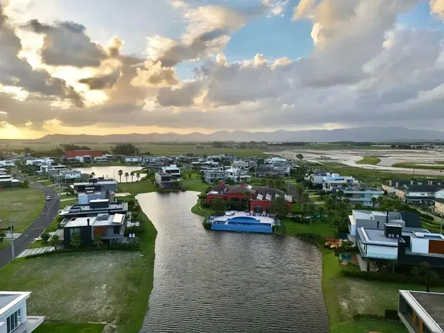 Imagem 3: Casa Beira Lago | 5 Suítes | Mobiliada