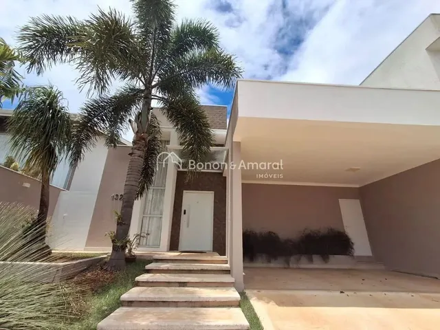 Imagem: Linda Casa Térrea com 3 Dormitórios em