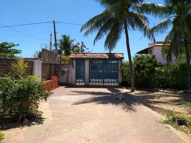 Imagem: A casa possui 3 Dormitórios, 1 Suíte, Acomodam 12