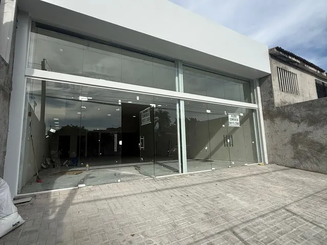 Imagem 1: Ponto Comercial Premium Pronto para Uso - Modernidade e Visibilidade