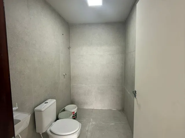 Imagem 10: Ponto Comercial Premium Pronto para Uso - Modernidade e Visibilidade