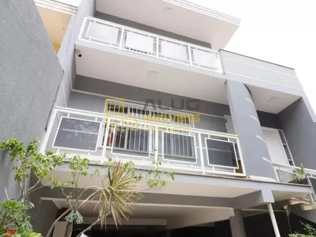 Imagem: Casa Ampla em Osasco - 5 Quartos e Churrasqueira