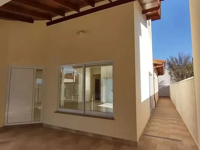 Imagem: Casa de Condomínio em Rua Antonio José