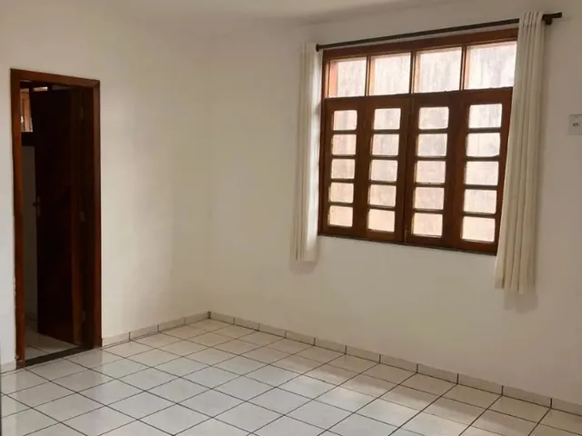 Imagem 10: Alugo/ Vendo Casa no Bairro Castália