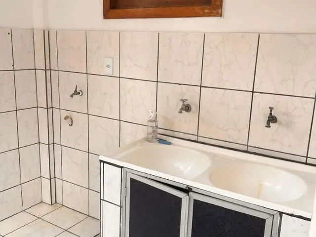 Imagem 15: Alugo/ Vendo Casa no Bairro Castália