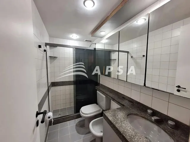 Imagem 4: Excelente Apartamento Amplo e Arejado! Ampla Sala, 2 Quartos (Sendo 1 Suíte), Banheiro So