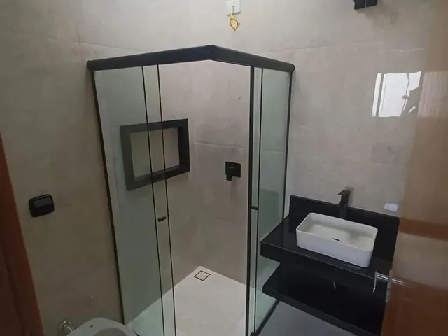 Imagem 2: Casa À Venda em Maringá, Jardim Monte Rei, com 3 Quartos, com 84 M²