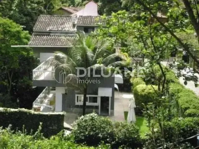 Imagem 1: Espetacular Casa Triplex na Lagoa, 06 Dormitórios, O2 Salas, Piscina, Churrasqueira, 02