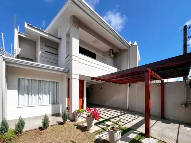 Imagem: Sobrado com 232.5 M² e 3 Suítes À Venda