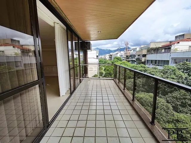 Imagem: Apartamento com 3 Dormitórios, 294 M²