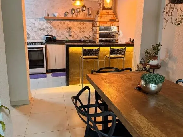 Imagem: Casa a Uma Quadra da Av. Kakogawa, Semimobiliada