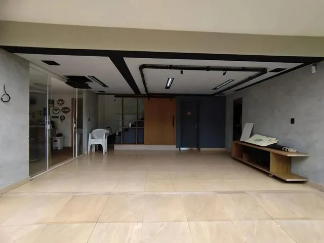 Imagem 4: Sobrado À Venda em Maringá, Zona 05, com 3 Quartos, com 273.26 M²