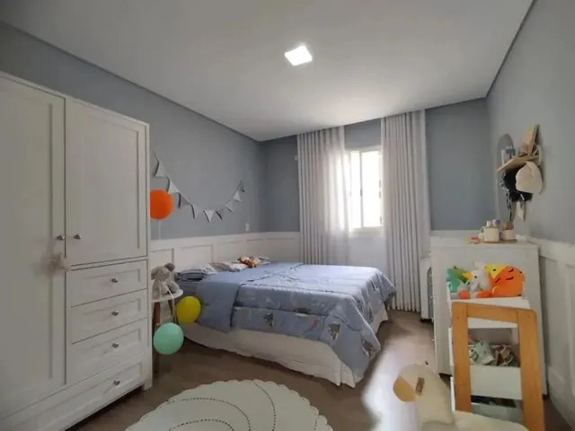 Imagem 10: Sobrado À Venda em Maringá, Zona 05, com 3 Quartos, com 273.26 M²
