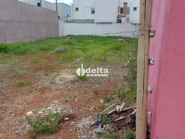 Imagem: Terreno Disponível para Venda no Bairro