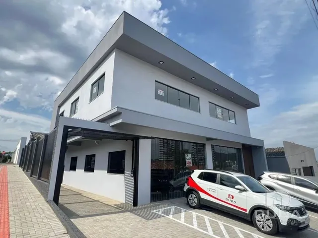 Imagem: O depósito possui 2 Banheiros, 170m² de Área e está