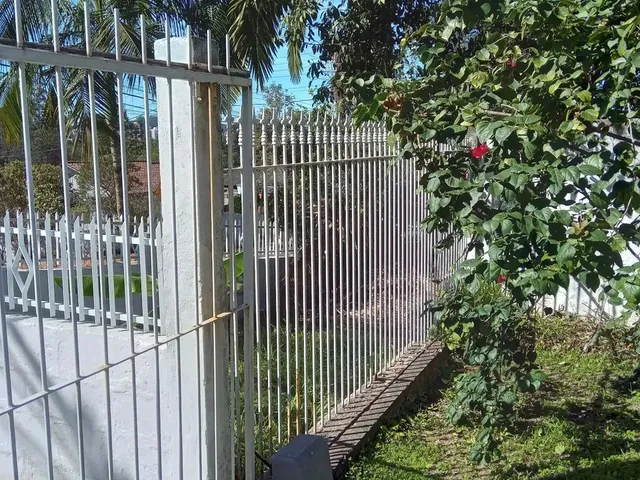 Imagem 2: Vende-Se 5 Grades Cada Uma Mede 2 ×380.....Preço de Cada Uma 750Grades de Ferro Grosso