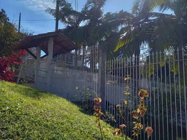 Imagem 3: Vende-Se 5 Grades Cada Uma Mede 2 ×380.....Preço de Cada Uma 750Grades de Ferro Grosso
