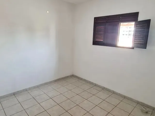 Imagem 7: Casa 4 Quartos nos Bancários