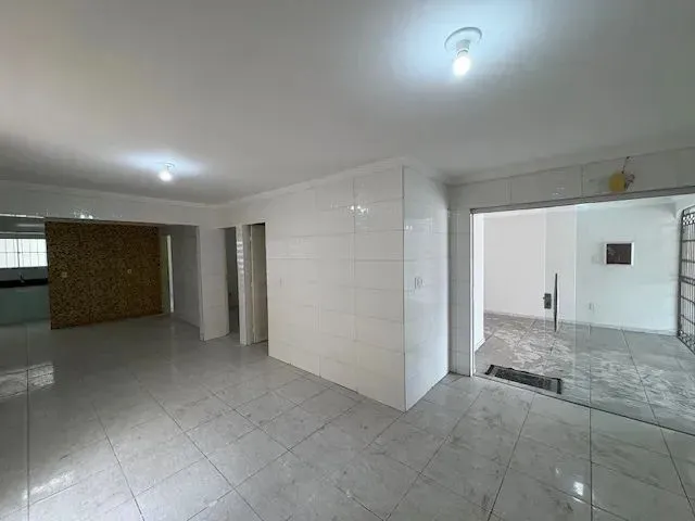 Imagem 15: Imóvel para Aluguel Possui 135 Metros Quadrados com 3 Quartos em Mangabeira - João