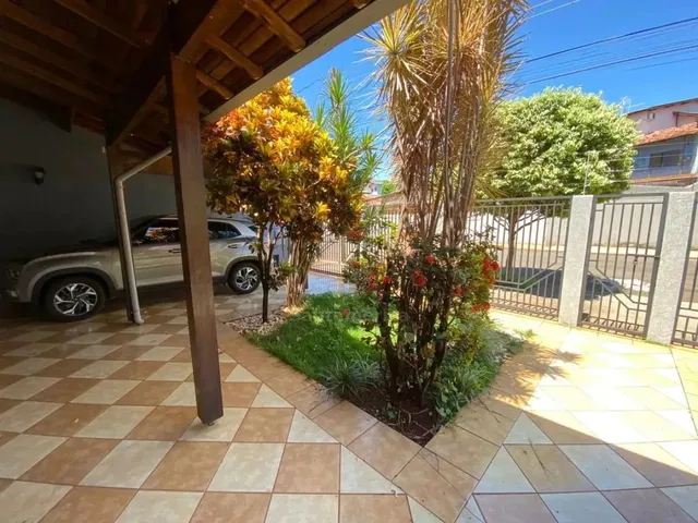 Imagem 8: Casa para Alugar Ou Vender com Piscina, 5 Quartos Sendo 1 Suíte na Região Oeste De