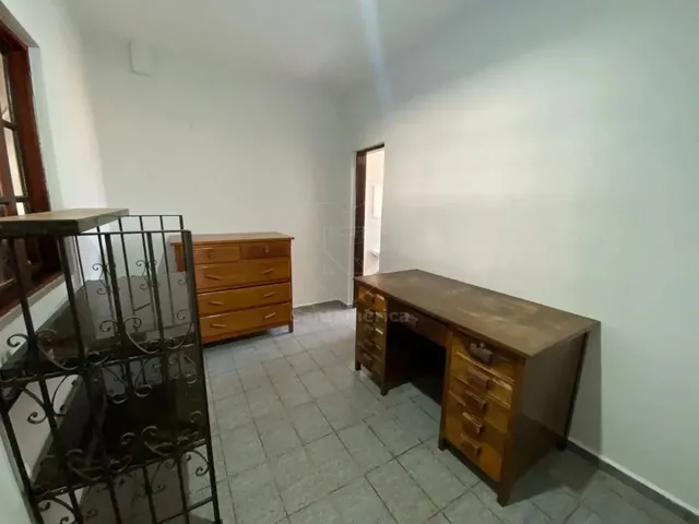 Imagem 9: Casa para Alugar Ou Vender com Piscina, 5 Quartos Sendo 1 Suíte na Região Oeste De