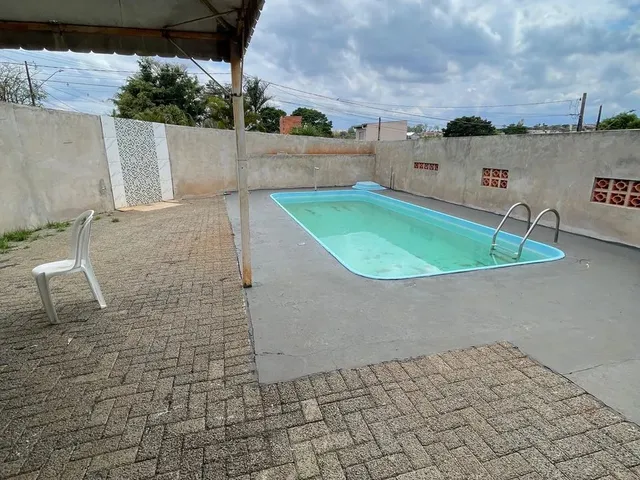 Imagem: Casa de Esquina com 2 Entradas